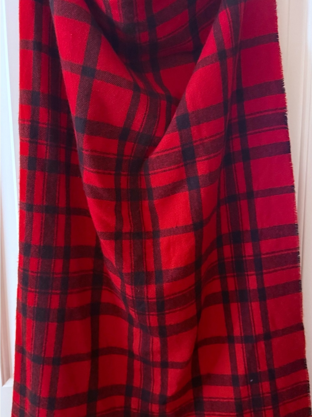 Banana RepubliccRed Plaid Women's Scarf Classic Fall Style